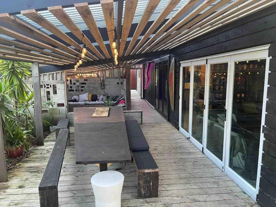 Electric Waihi Beach House - Family & Dog Friendly, Close To Beach, Pool Table, Outdoor Fire Room, Skate Ramp Bowentown Eksteriør billede