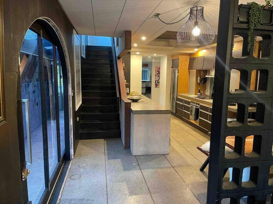 Electric Waihi Beach House - Family & Dog Friendly, Close To Beach, Pool Table, Outdoor Fire Room, Skate Ramp Bowentown Eksteriør billede